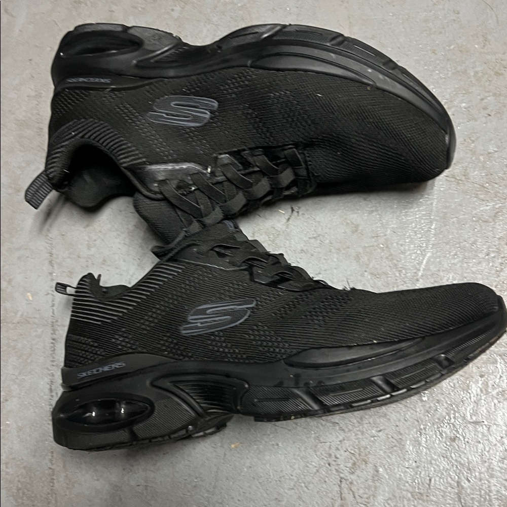 🔥SKETCHERS NON-SLIP MENS BLACK SHOES EXTREMELY COMFORTABLE!!